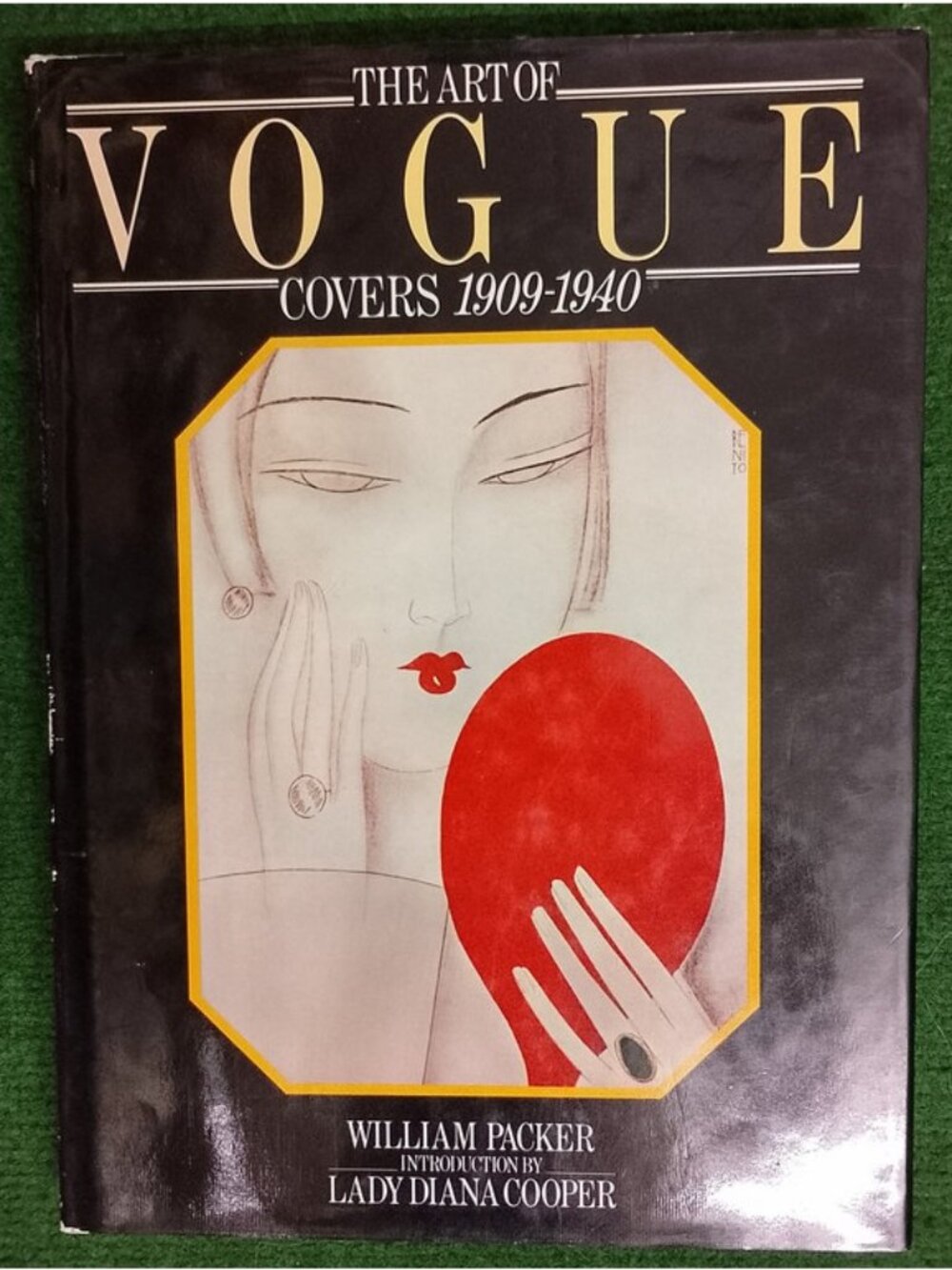 The Art of Vogue Covers 1909-1940 William Packer 1984 Art Deco Fashion HC Book